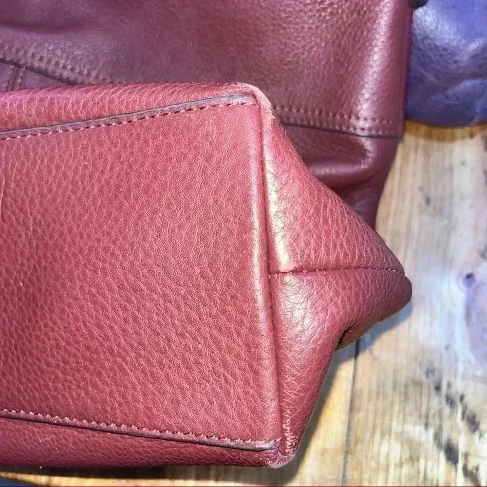 Vince Camuto Lux Hobo bag purse 100% leather, black cherry ❤️👜